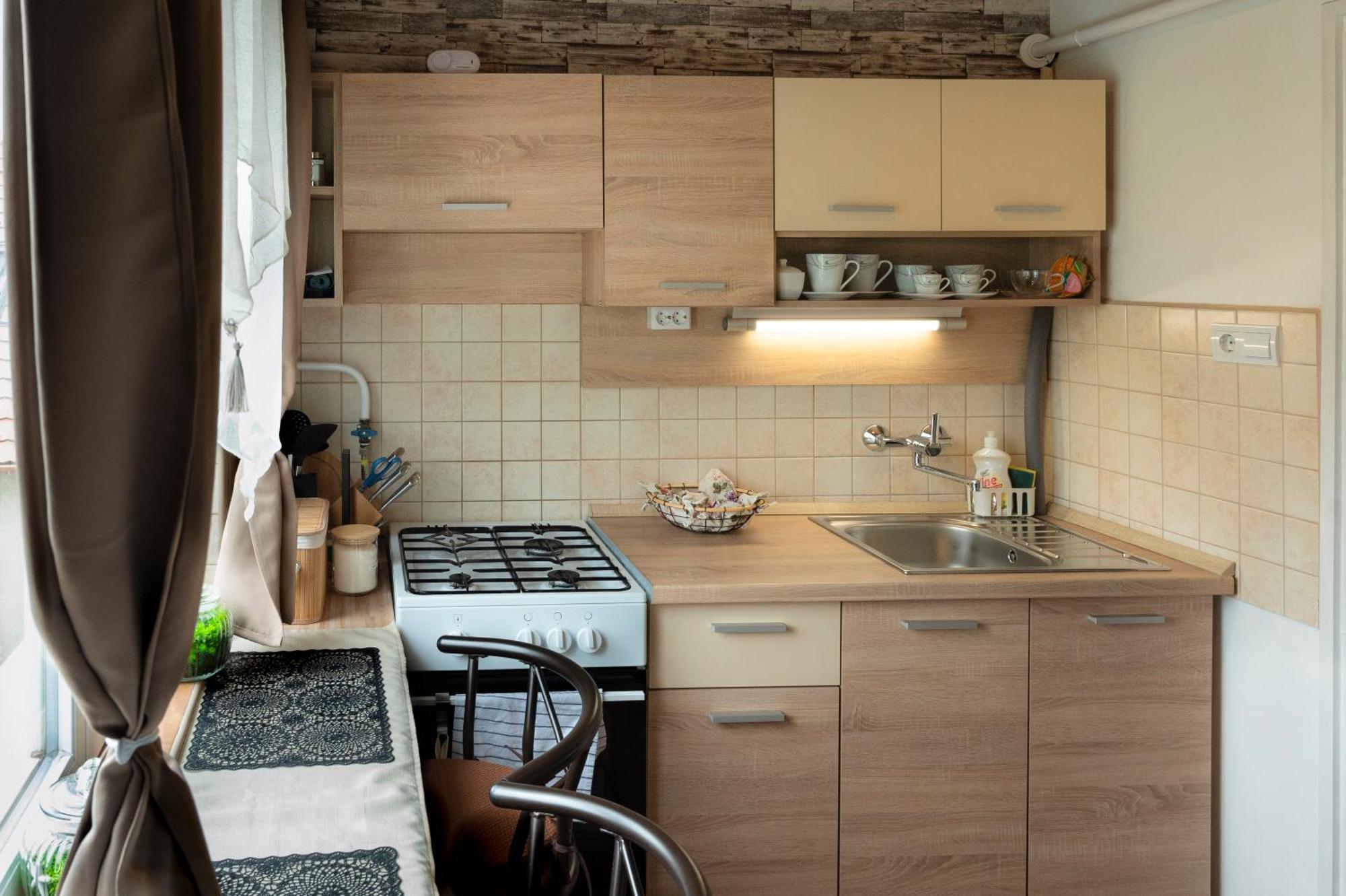 Dozsa Apartment *