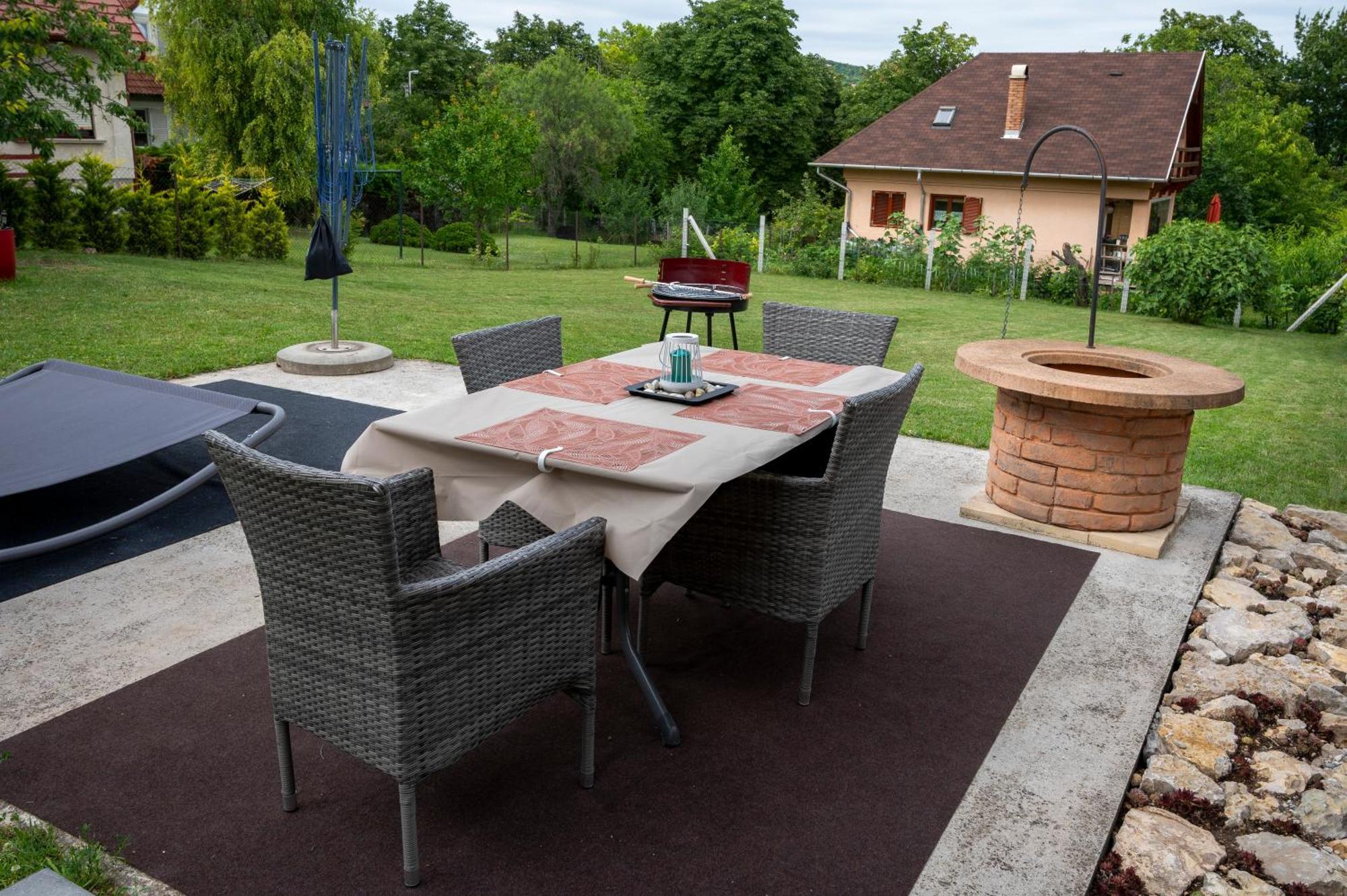 Dozsa Apartment
